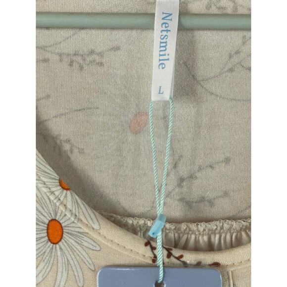 NWT! Netsmile women's daisy floral blouse. buttons. Size Large. summer - Picture 2 of 3